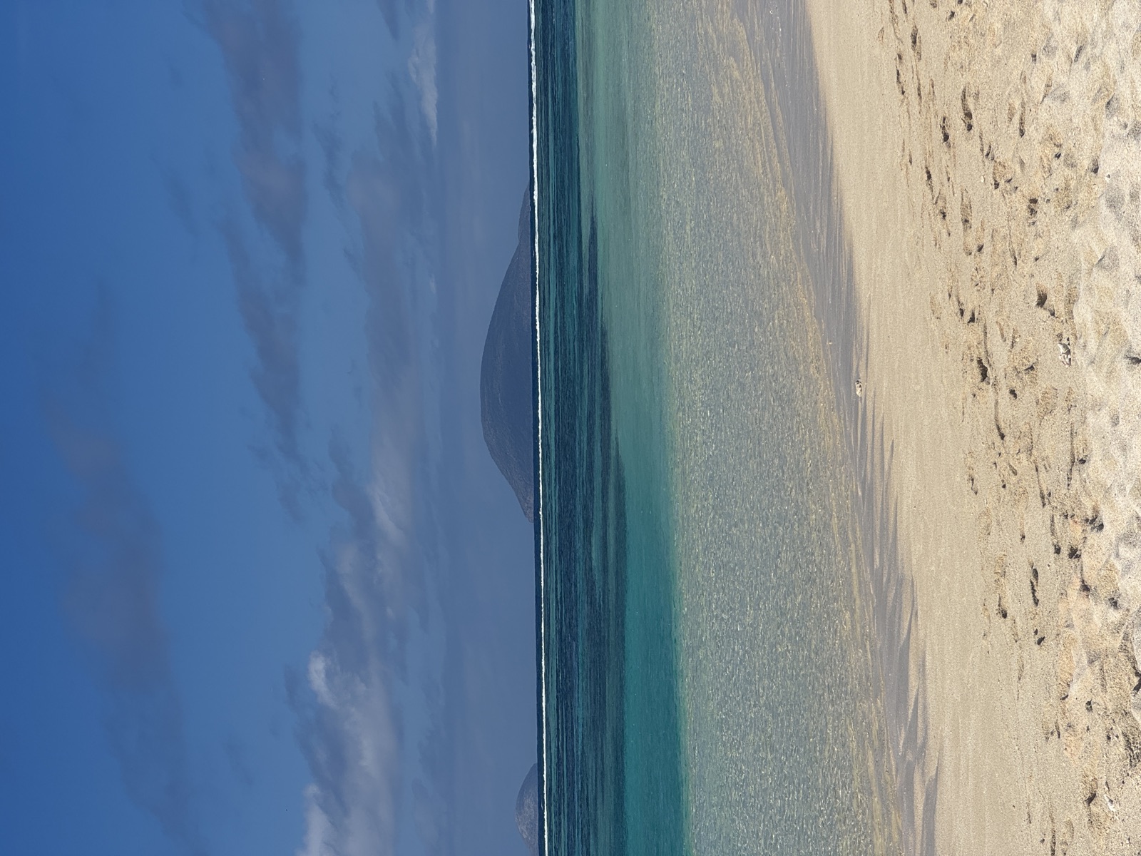 Vue sur l'Île Plate depuis une plage du Nord de l'île Maurice