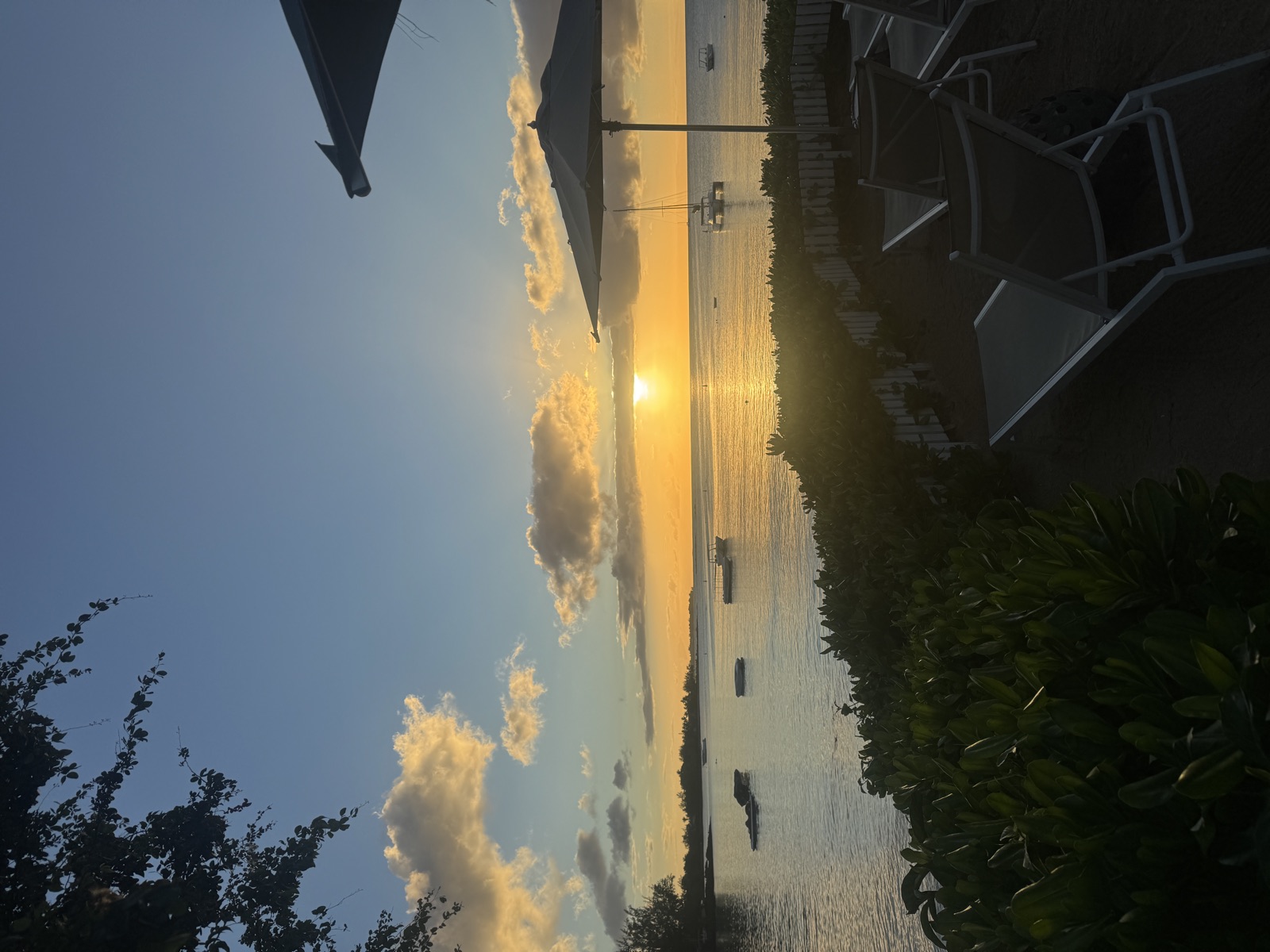 Coucher de soleil sur la crique de Pereybère, dans le Nord de l'île Maurice
